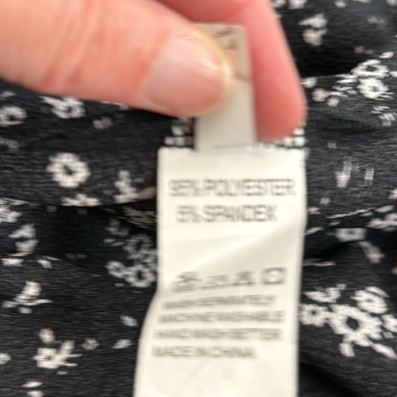 True Wrap Mini Skirt Ruffle Hem Lightweight Black White Ditsy Floral Print Small - Picture 11 of 11